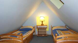 Отели типа «постель и завтрак» Canal Grande Строне-Слёнске Трехместный номер с собственной ванной комнатой-15